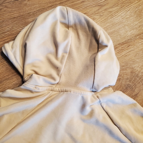 Gymshark Crop Hoodie - Picture 5 of 5